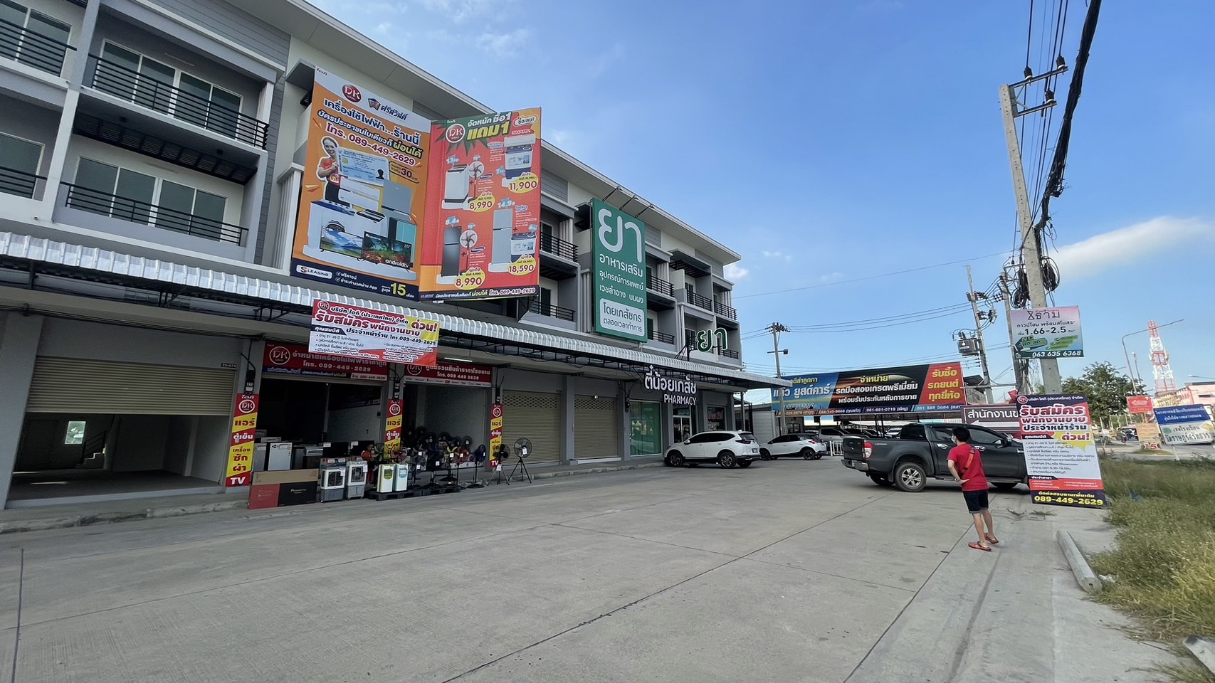 ขาย/ให้เช่า อาคารพาณิชย์2คูหา 3.5ชั้น (อยู่ตรงข้ามตลาดชัชวาล ลำลูกกาคลอง7) มีที่จอดรถส่วนตัว เจ้าของปล่อยเองครับ